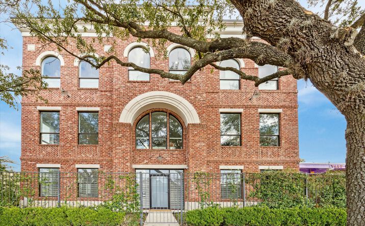 Pictures of Mixed Use property located at 128 W 17th St, Houston, TX 77008 for sales - image #1