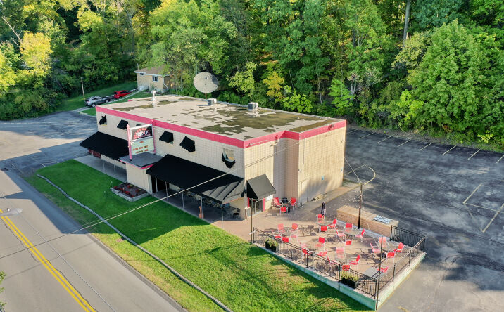 Pictures of Retail property located at 2749 Noblestown Rd, Pittsburgh, PA 15205 for sales - image #1