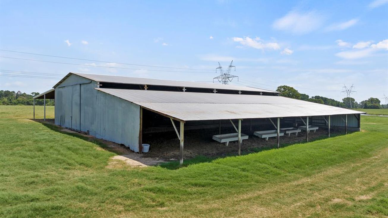 541 County Rd 2630, Mount Pleasant, TX 75455