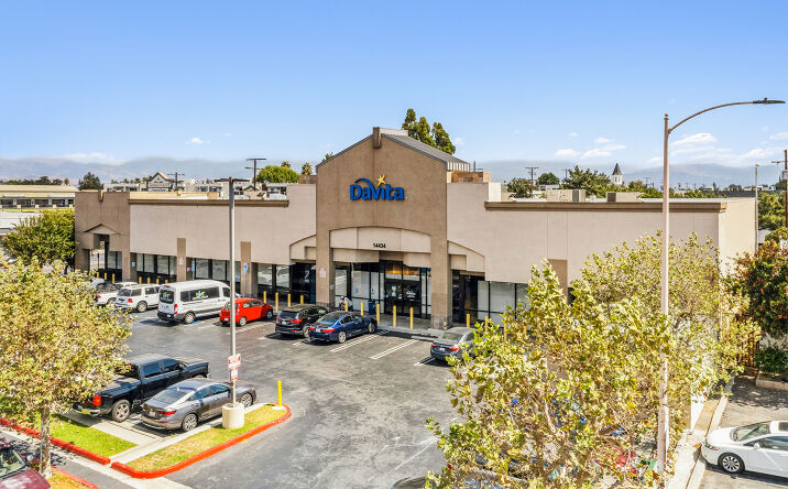 Pictures of Retail property located at 14434-14480 Sherman Way, Los Angeles, CA 91405 for sales - image #1