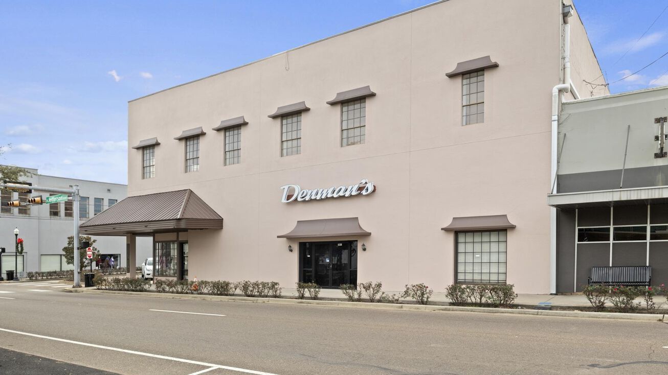 301 N Jefferson Ave, Mount Pleasant, TX 75455