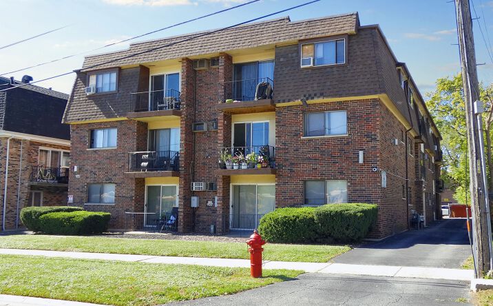 Apartment Buildings for Sale in Chicago Ridge, IL | Crexi