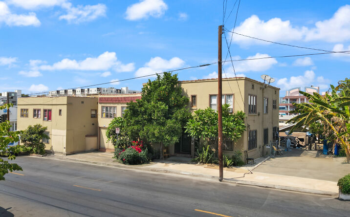 Pictures of Multifamily property located at 3013 W 11th St, Los Angeles, CA 90006 for sales - image #1