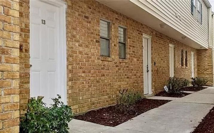 Pictures of Multifamily property located at 4754 Pontchartrain Dr, Slidell, LA 70458 for sales - image #1