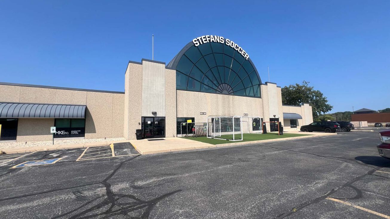 620 Elizabeth Ct, Brookfield, WI 53045