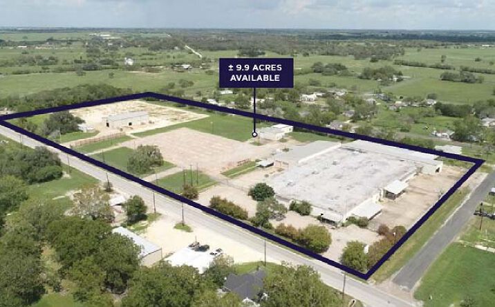 image of property at 714 N RIEDEL ST Yorktown TX 78164-1800