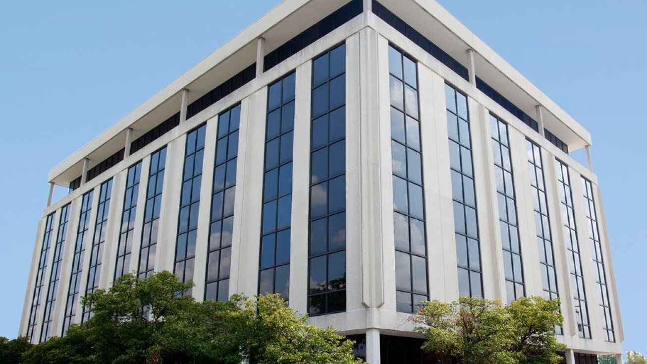 3315 W Algonquin Rd, Rolling Meadows, IL 60008