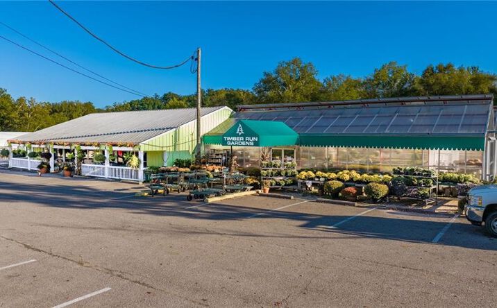 Pictures of Mixed Use property located at 4350 W Pike, Zanesville, OH 43701 for sales - image #1