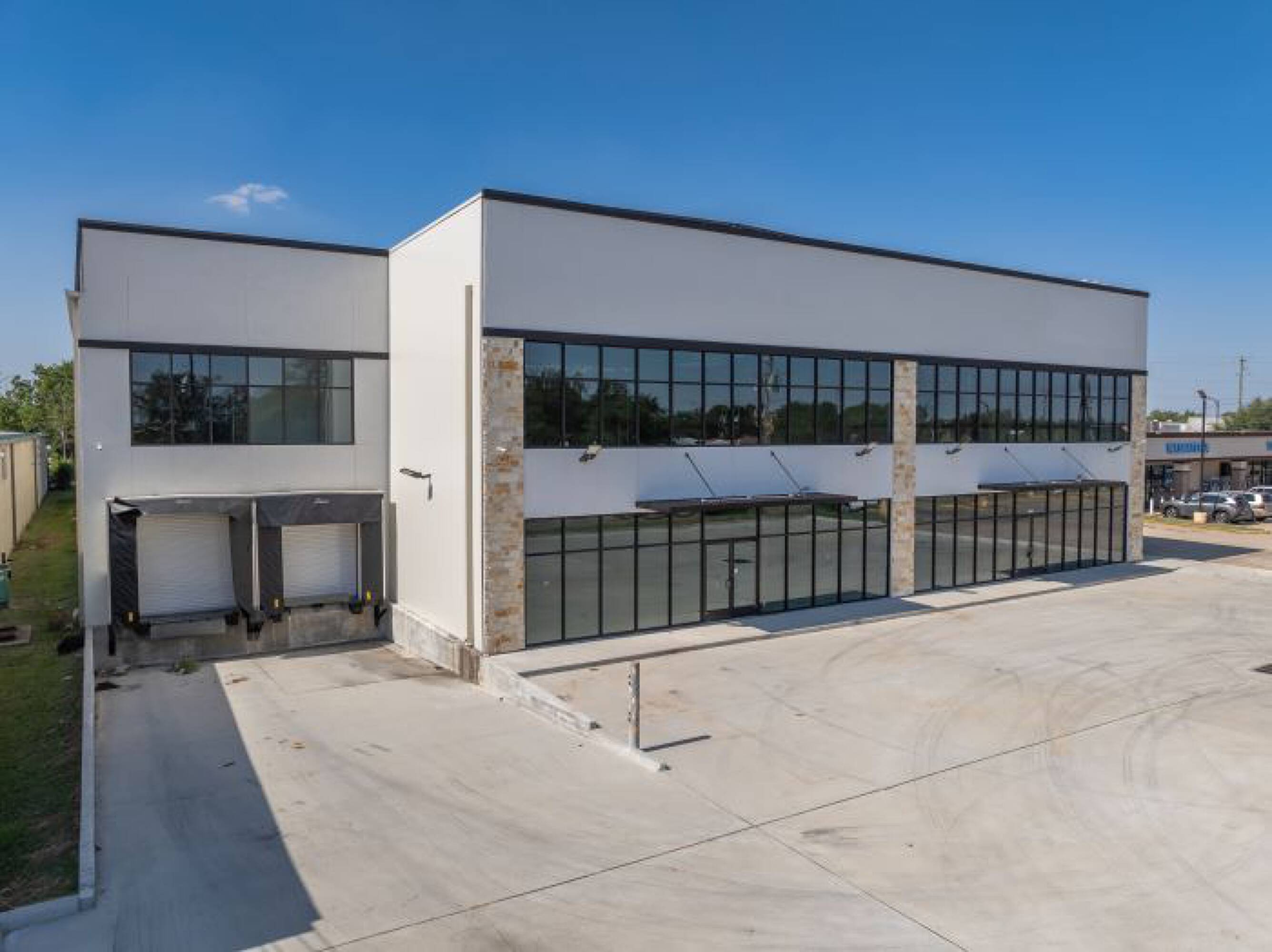 34,191 SF Office-Warehouse / Flex