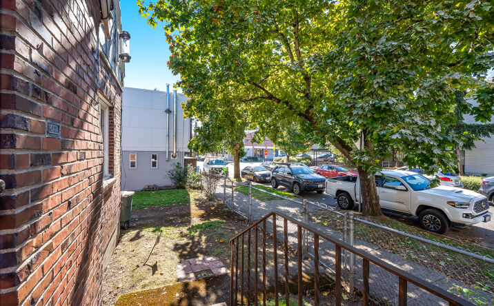 Pictures of Land property located at 324 25th Ave S, Seattle, WA 98144 for sales - image #1