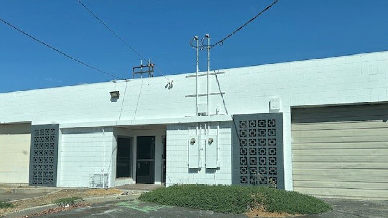 15117 Keswick St, Los Angeles, CA 91405