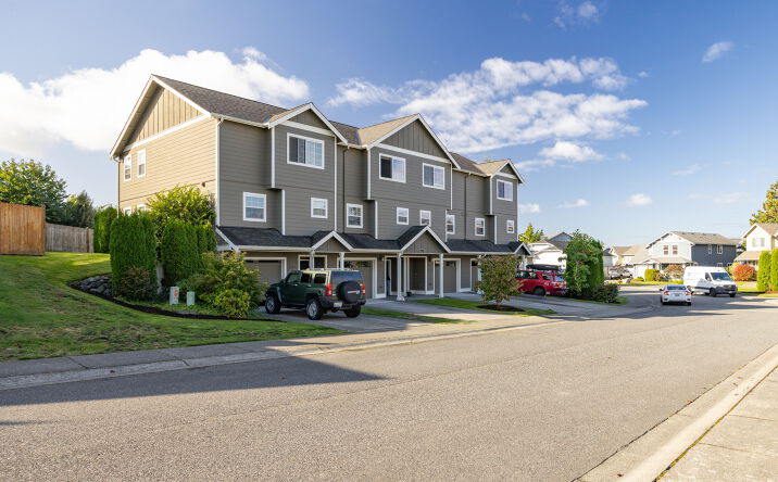 Pictures of Multifamily property located at 4174 Aurora Loop, Bellingham, WA 98226 for sales - image #1