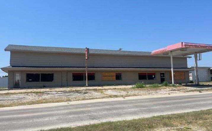 Pictures of Retail, Mixed Use property located at 1005 Lake Murray Dr S, Ardmore, OK 73401 for sales - image #1
