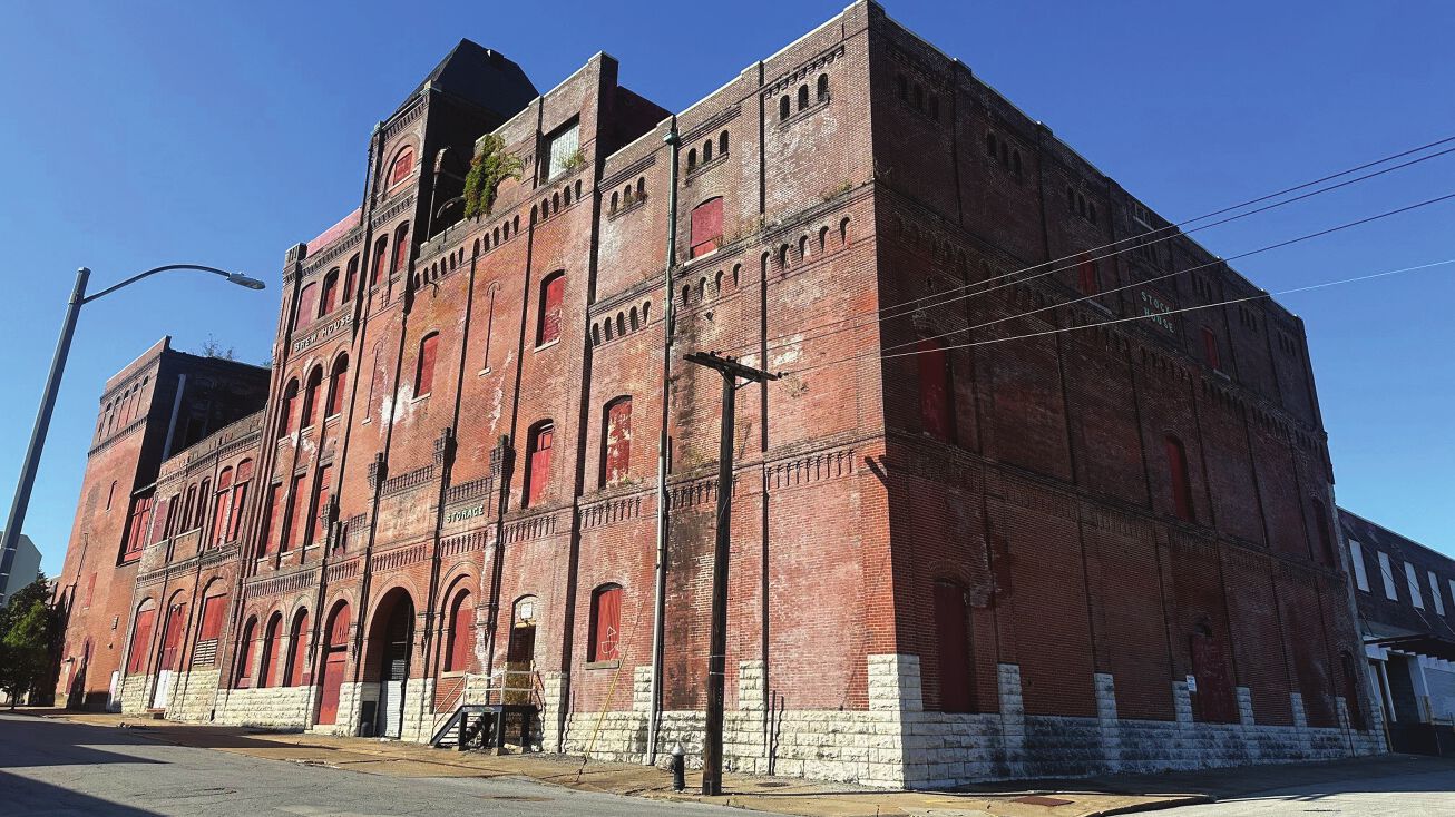 Pictures of Industrial property located at 2301-2303 Lemp Ave, St. Louis, MO 63104 for sales - image #1