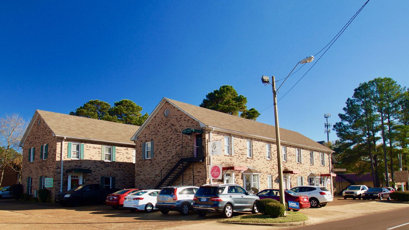 5846 Ridgewood Rd, Jackson, MS 39211