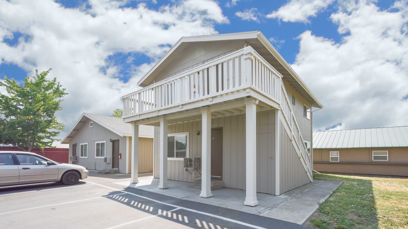 108 SE 6th St, College Place, WA 99324 Multifamily Property for Sale