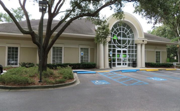 Pictures of Office, Retail, Special Purpose property located at 2 Lafayette Pl, Hilton Head Island, SC 29926 for sales - image #1