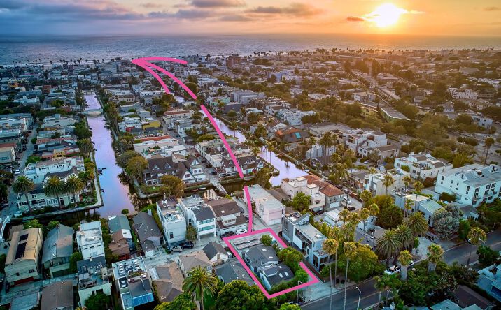 Pictures of Multifamily property located at 2329 Ocean Ave, Los Angeles, CA 90291 for sales - image #1