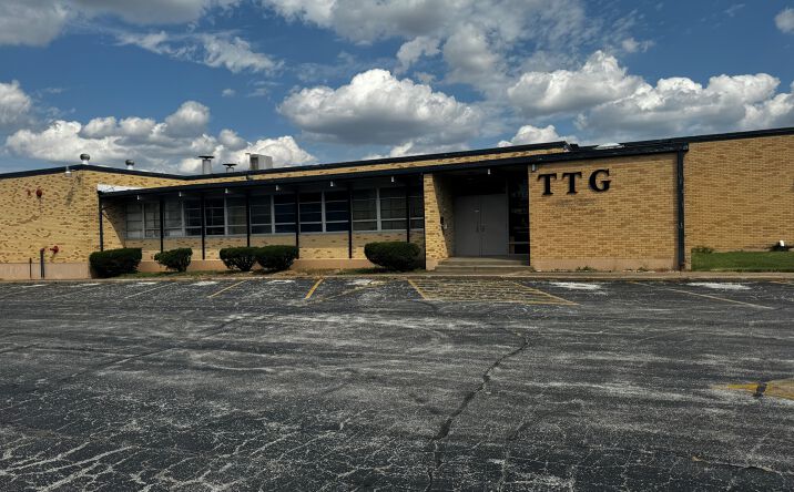 Pictures of Industrial property located at 702 S Carnation Dr, Aurora, MO 65605 for sales - image #1