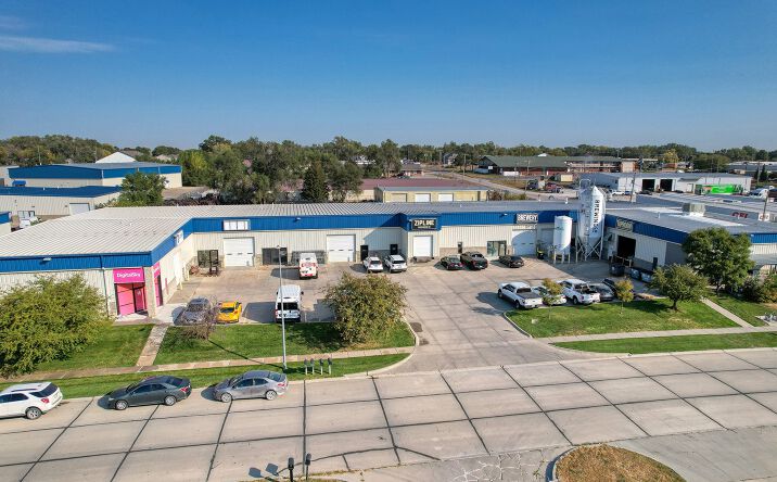 Pictures of Industrial property located at 2100 Magnum Cir, Lincoln, NE 68522 for comps - image #1