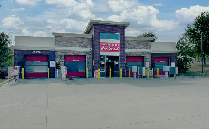 Pictures of Retail, Special Purpose property located at 6604 Coachlight Dr, West Des Moines, IA 50266 for sales - image #1