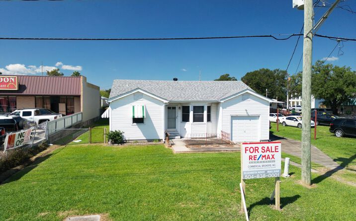 Pictures of Office property located at 2720 Paris Rd, Chalmette, LA 70043 for sales - image #1