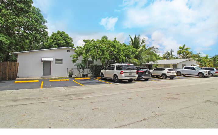 image of property at 6201 TAYLOR ST Hollywood FL 33024