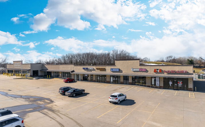 Pictures of Office, Retail property located at 3302 S Belt Hwy, Saint Joseph, MO 64503 for sales - image #1
