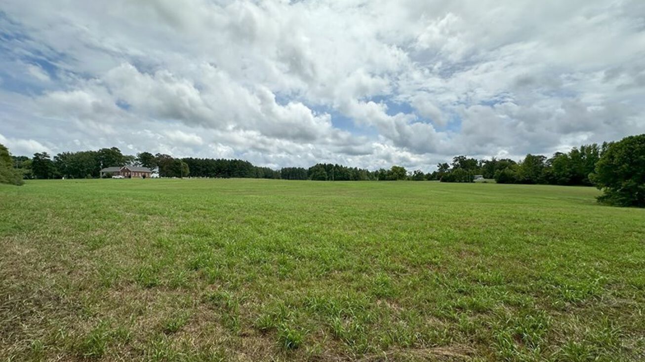 962 Hummingbird Ln, South Boston, VA 24592