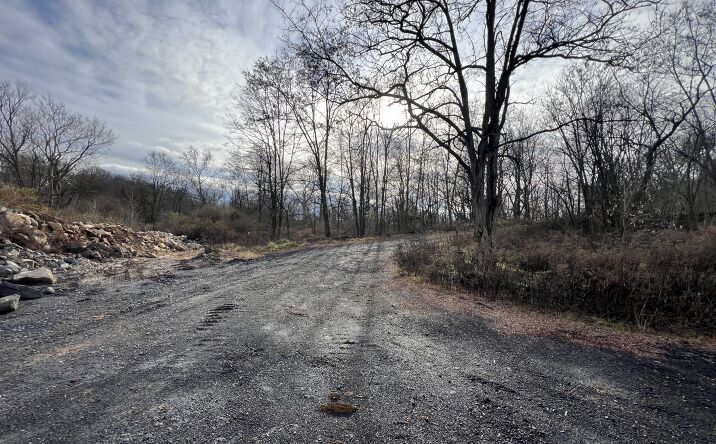 Pictures of Land property located at 475 S Delaware Dr, Easton, PA 18042 for sales - image #1