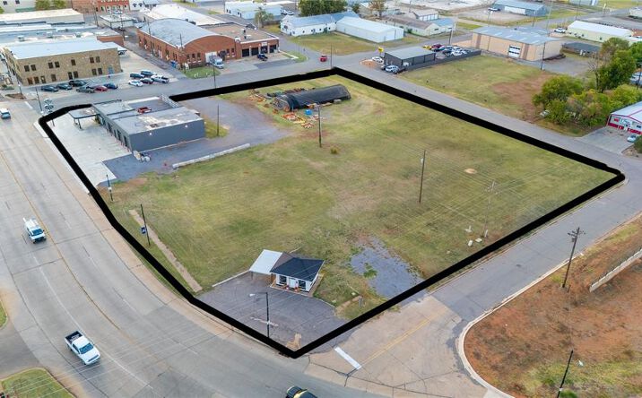 Pictures of Land, Mixed Use property located at 312 W Main St, Weatherford, OK 73096 for sales - image #1