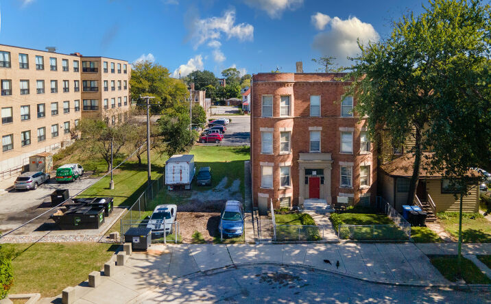 Pictures of Multifamily property located at 6925 S Yale Ave, Chicago, IL 60621 for sales - image #1