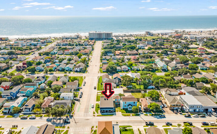 Pictures of Retail property located at 4301 Ave S, Galveston, TX 77550 for sales - image #1