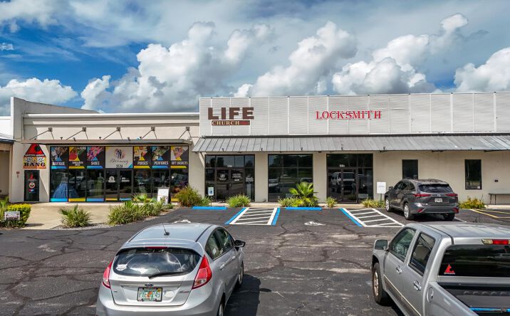 Pictures of Retail property located at 355 Plaza Dr, Eustis, FL 32726 for sales - image #1