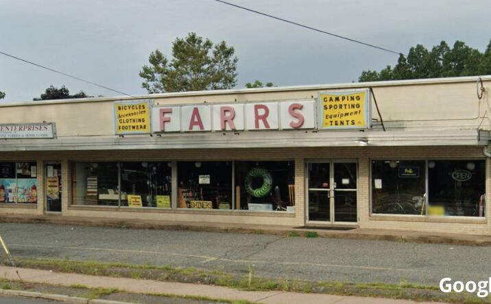 Pictures of Retail property located at 2 Main St, Manchester, CT 06042 for sales - image #1