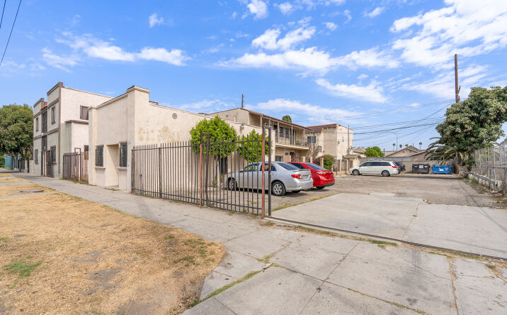 Pictures of Multifamily property located at 5876 S Figueroa St, Los Angeles, CA 90003 for sales - image #1