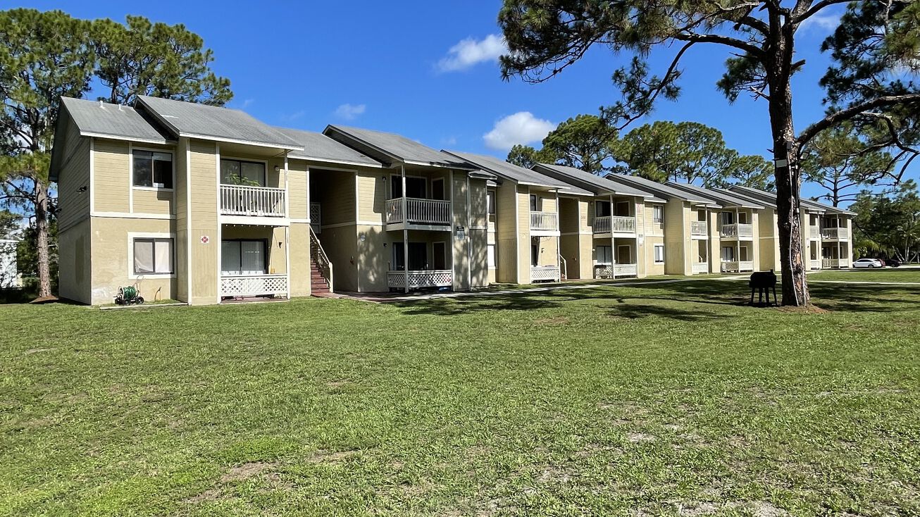 300 Mercury Ave SE, Palm Bay, FL 32909