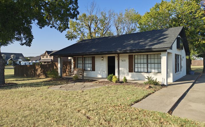 Pictures of Land, Office, Retail property located at 7651 Davis Blvd, North Richland Hills, TX 76182 for sales - image #1
