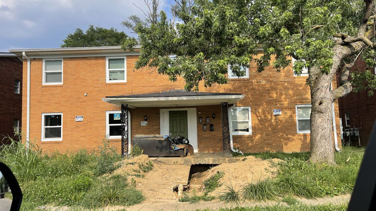 3525 Pl, Louisville, KY 40215