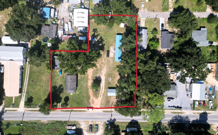 Pictures of Multifamily property located at 4106 W Jackson St, Pensacola, FL 32505 for sales - image #1