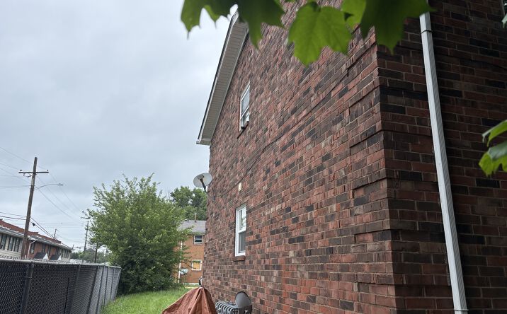 Pictures of Multifamily property located at 1711 Liberty Bell Way, Louisville, KY 40215 for sales - image #1