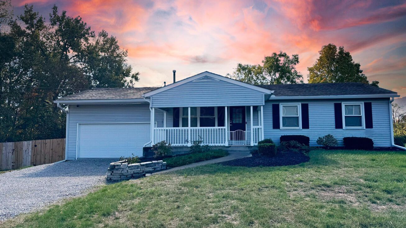 25 E Cuyuga Drive, Powell, OH 43065