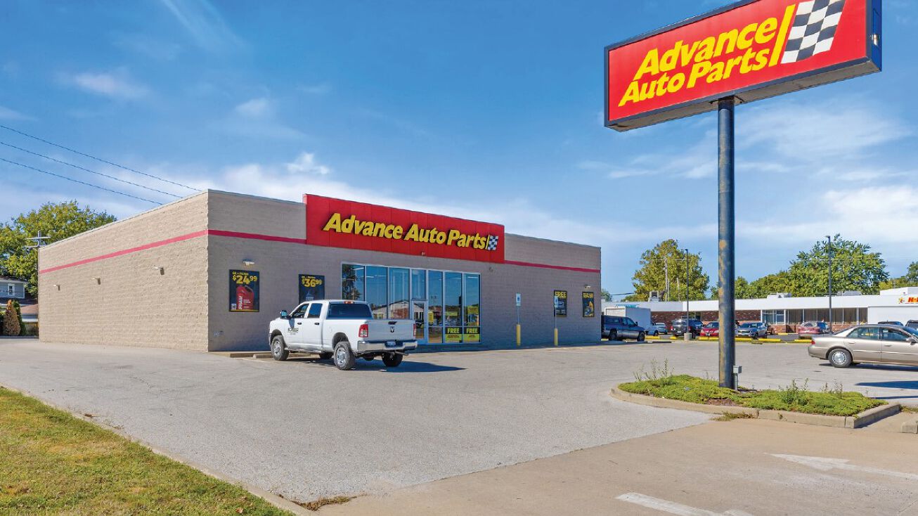 934 E Edwardsville Rd, Wood River, IL 62095