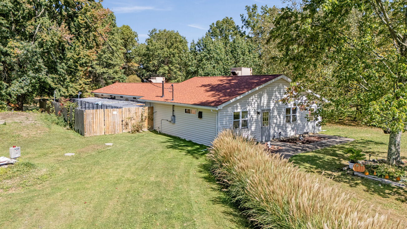 4250 Herr Fieldhouse Rd, Southington, OH 44470