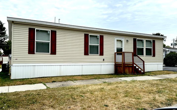 Pictures of Mobile Home Park property located at 16902 Dixie Hwy, Hazel Crest, IL 60429 for sales - image #1