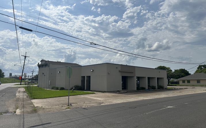 Pictures of Retail property located at 107 W 8th St, Reserve, LA 70084 for sales - image #1