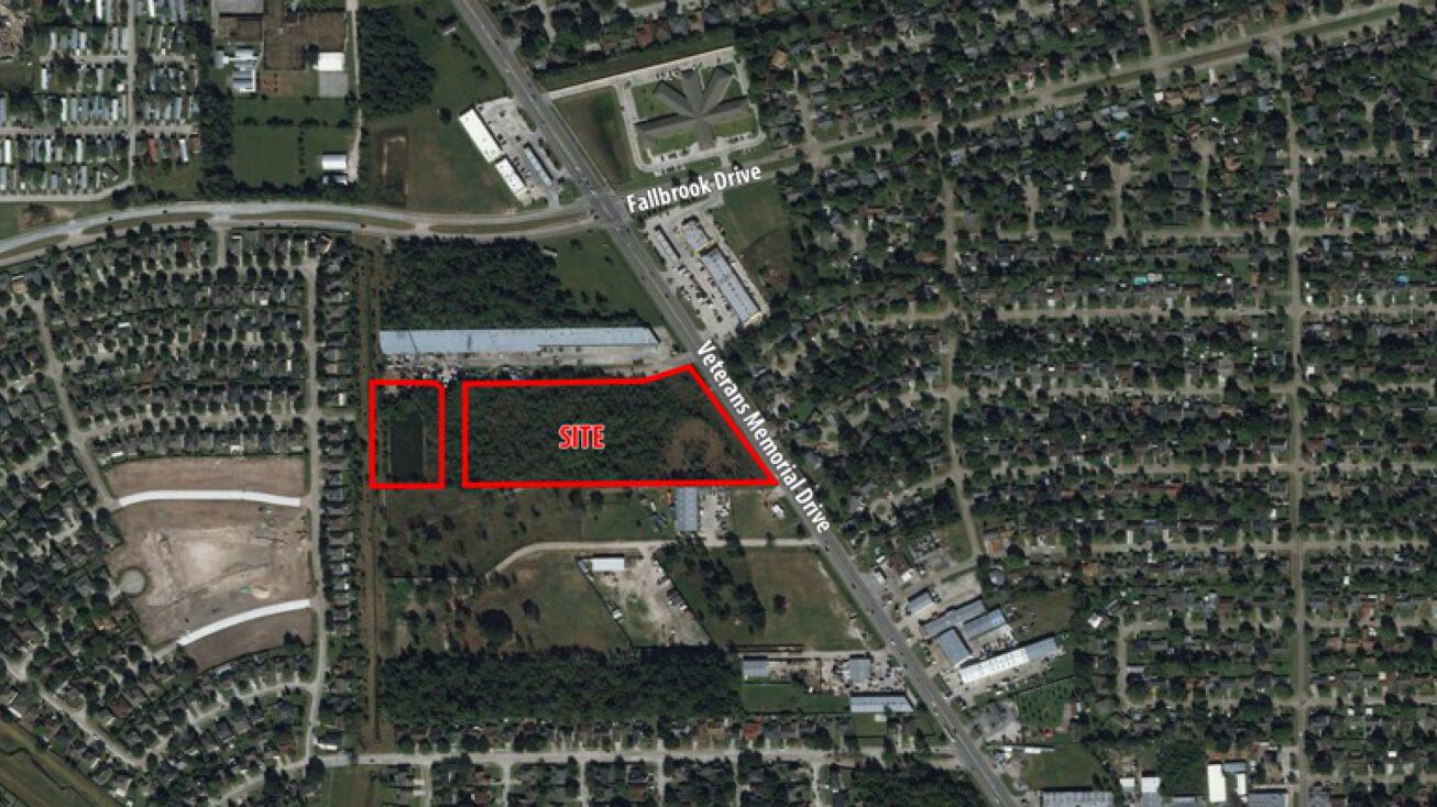 Veterans Memorial Dr, Houston, TX 77038