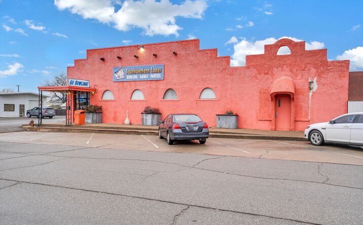 Pictures of Business for Sale, Special Purpose property located at 123 S Broadway St, Weatherford, OK 73096 for sales - image #1