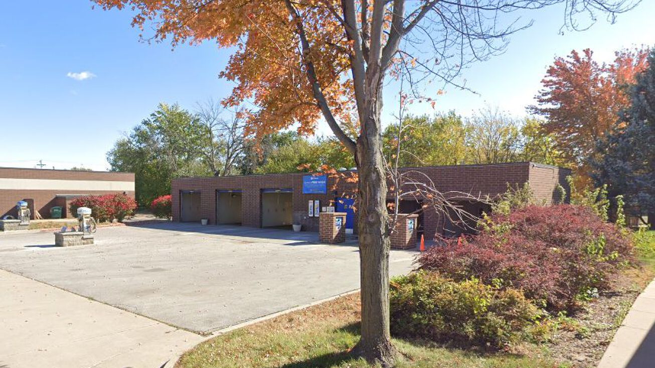 5740 Merle Hay Rd, Johnston, IA 50131