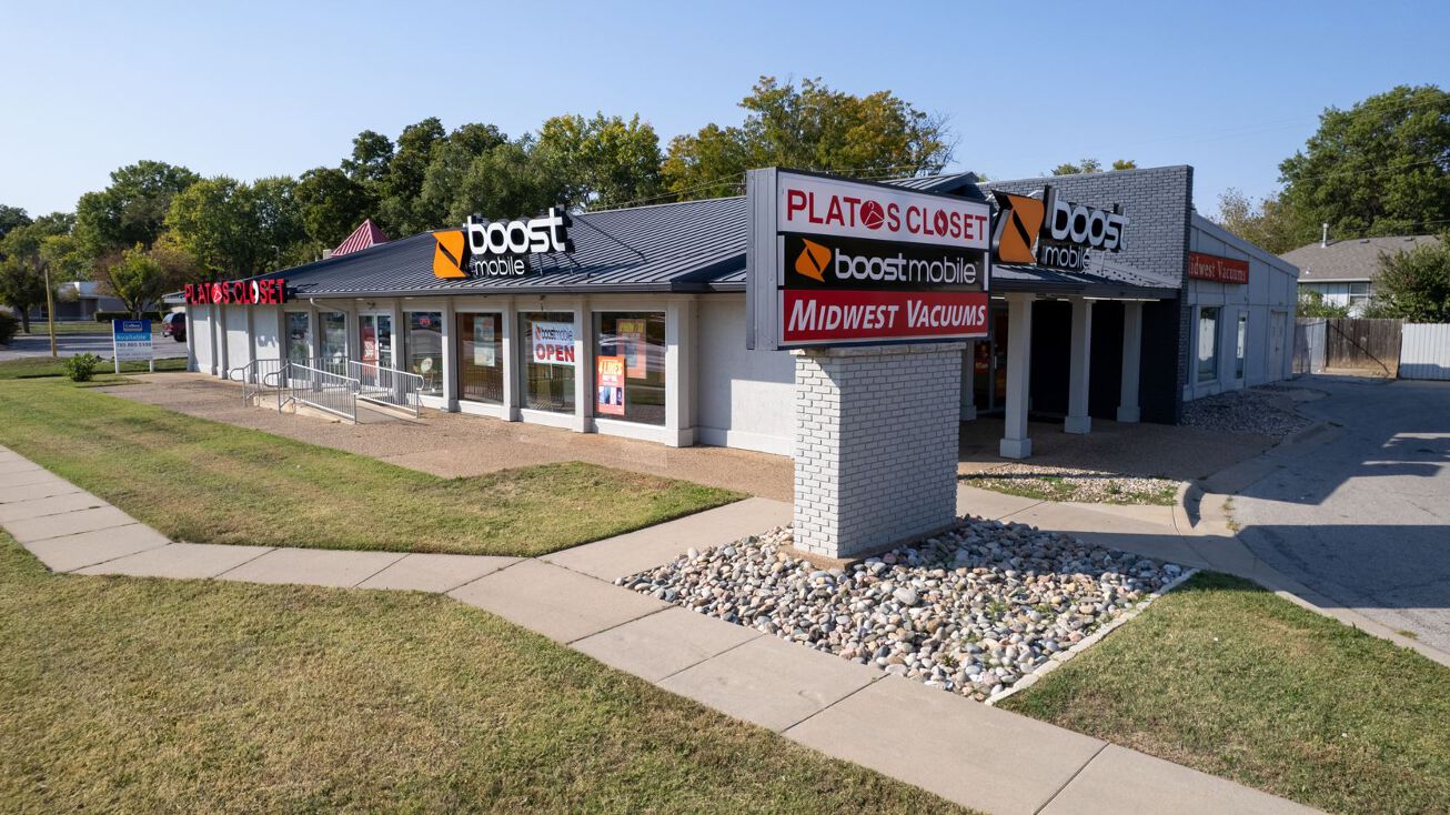 1116 W 23rd St, Lawrence, KS 66046